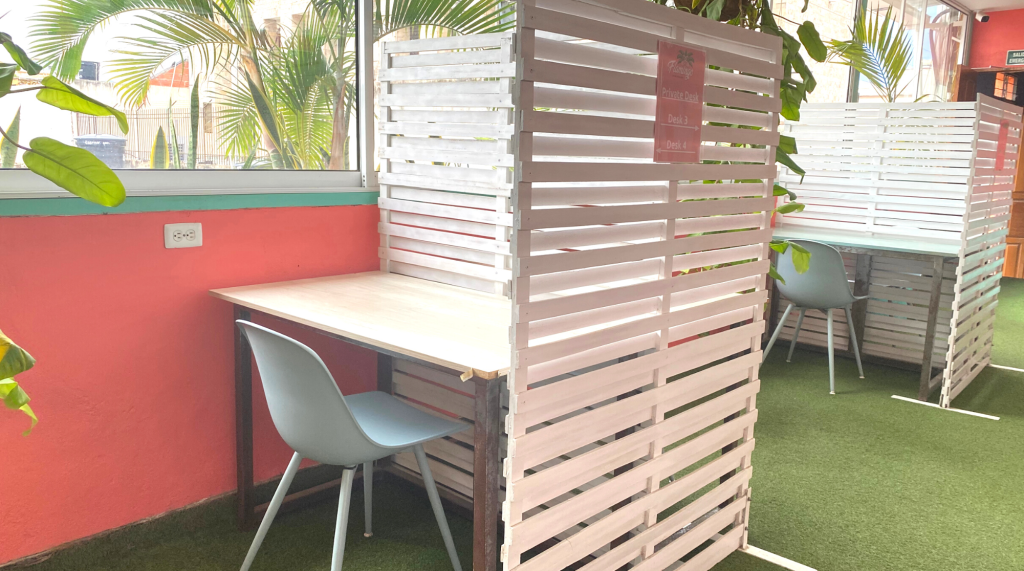 Hot Desk in Flamingo Coworking